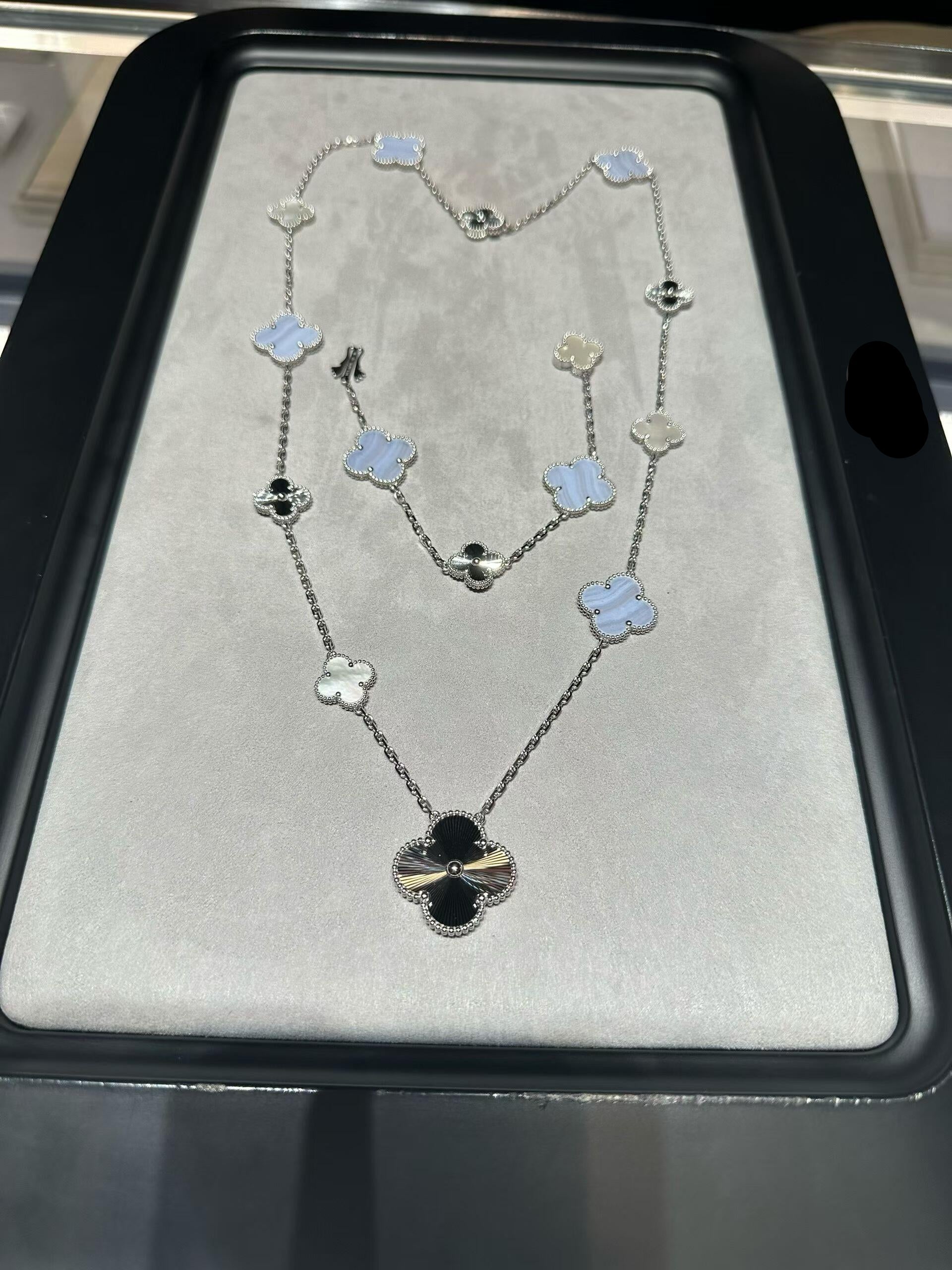 [Imperial] 25 NEW CLOVER 15 MOTIFS PURPLE CHALCEDONY