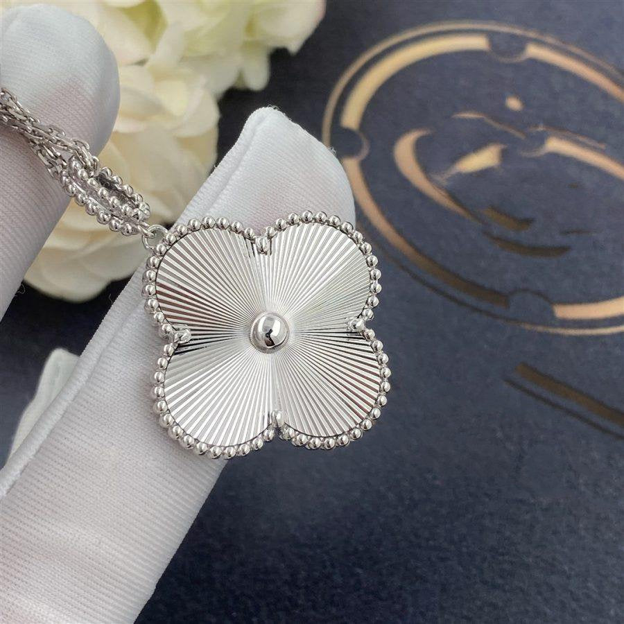 [Imperial] CLOVER 25MM SILVER BIG CLOVER NECKLACE