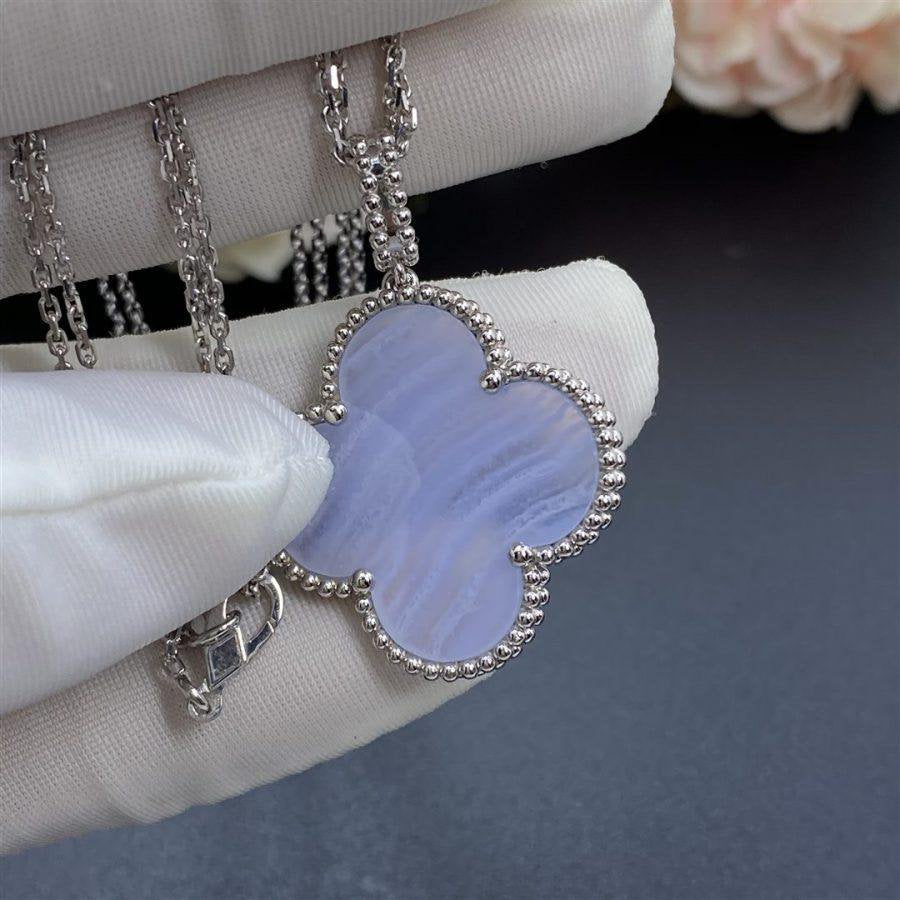 [Imperial] CLOVER SILVER CHALCEDONY BIG CLOVER NECKLACE