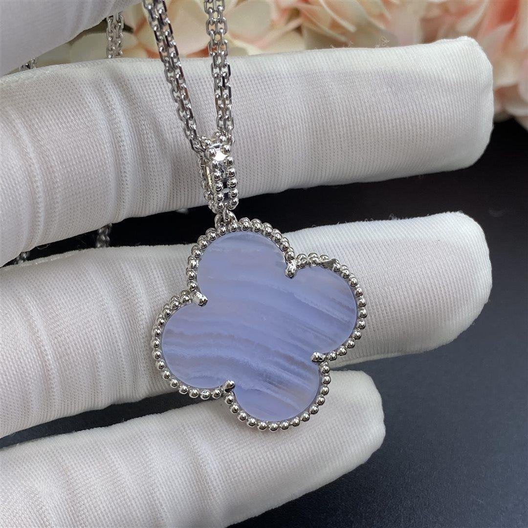 [Imperial] CLOVER SILVER CHALCEDONY BIG CLOVER NECKLACE