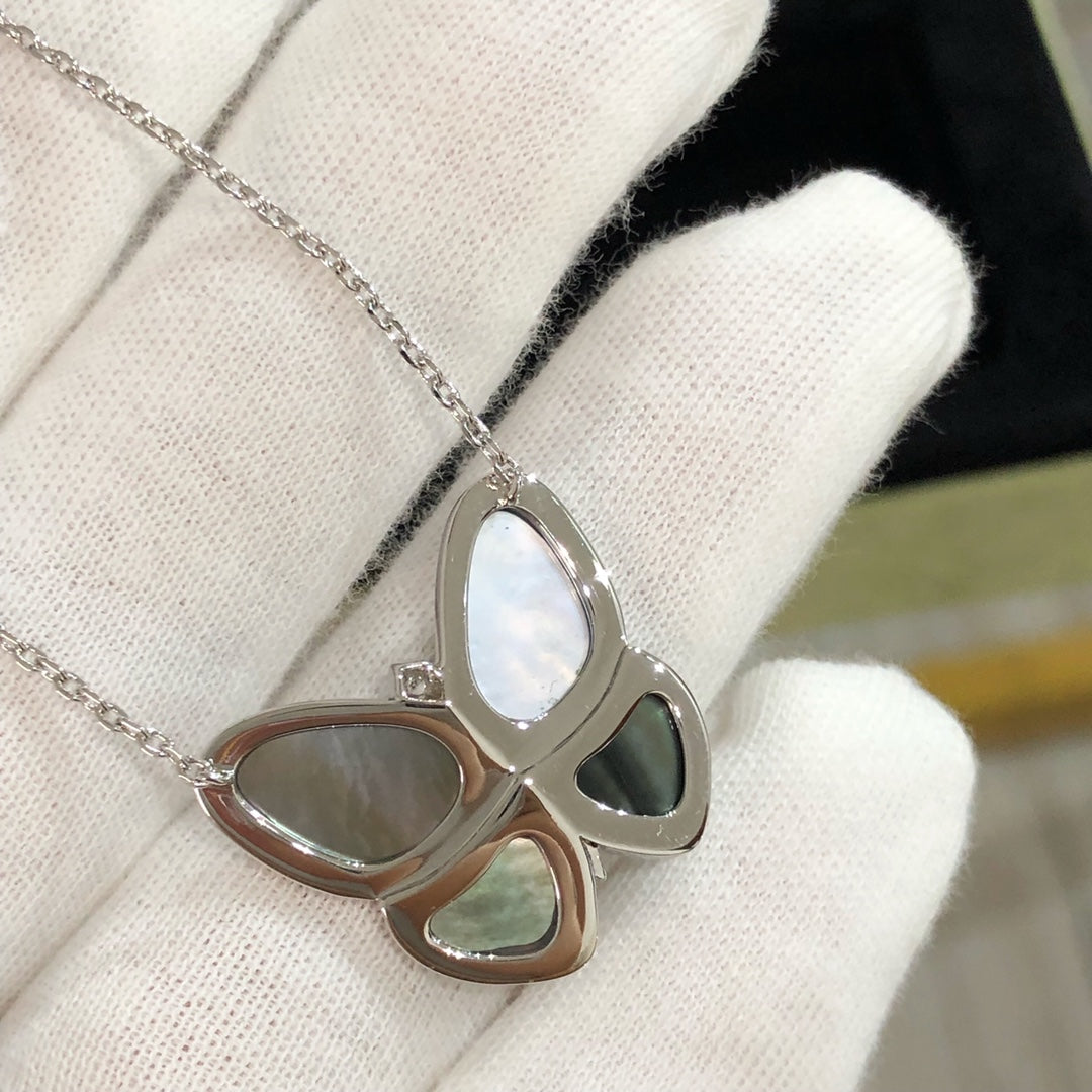 [Imperial] LARGE BUTTERFLY SILVER PENDANT DIAMOND NECKLACE