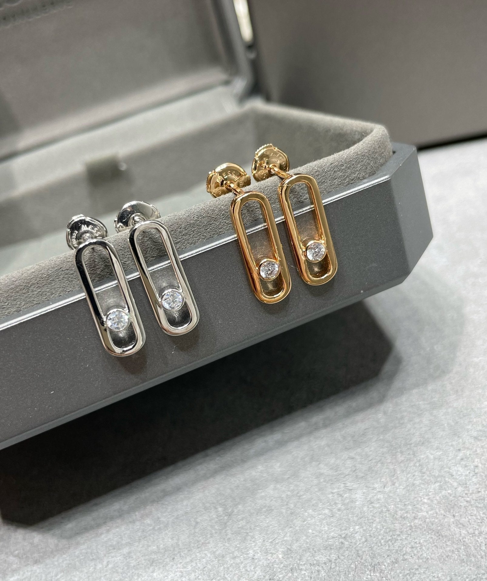 [Imperial] MOVE UNO SMALL 1 DIAMOND EARRINGS