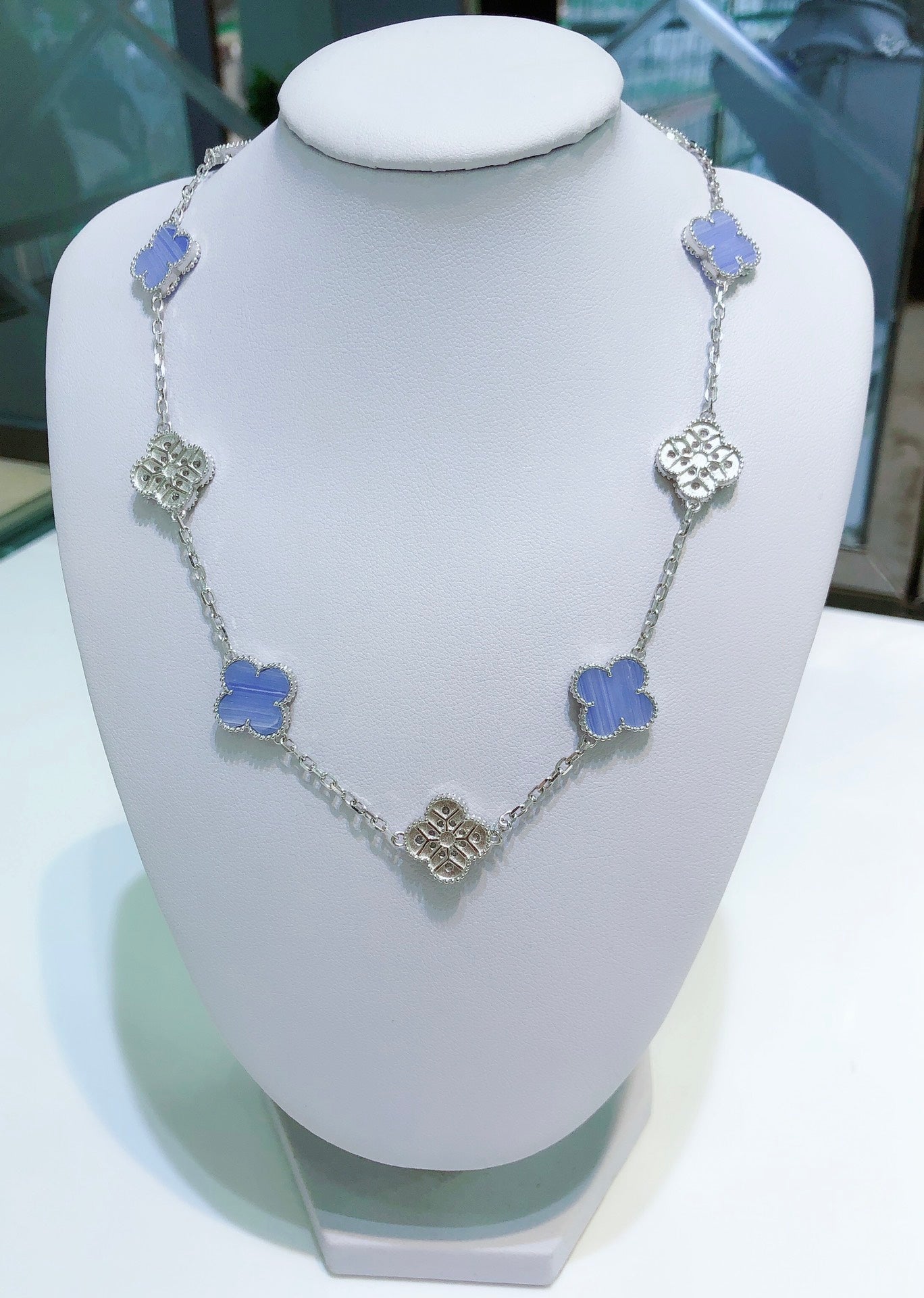 [Imperial] CLOVER 10 MOTIFS CHALCEDONY DIAMONDS SILVER NECKLACE